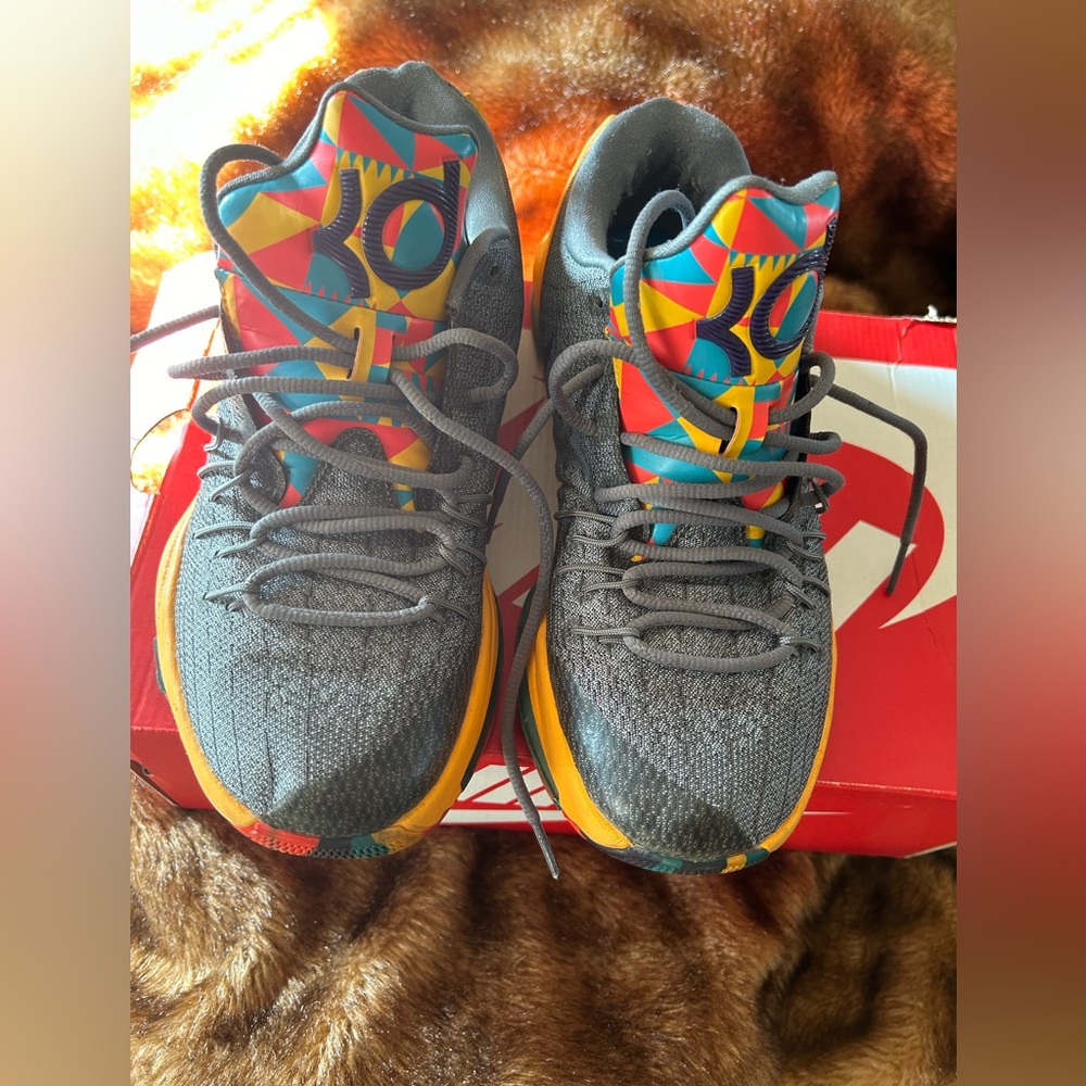 Men’s Kevin Durant Nike sz 9 (feels like 8-8.5,runs small)
